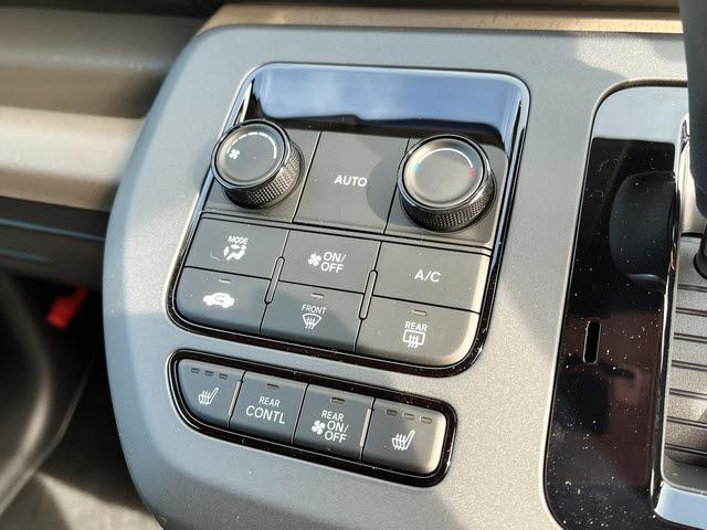 フリード ｅ：ＨＥＶエアー　ＥＸ　登録届出済未使用車　６人乗り　車検：令和１０年１１月　衝突軽減　電動パーキング　ブレーキオートホールド　両側パワースライドドア　プッシュスタート　キーフリー　ＬＥＤヘッドライト（18枚目）