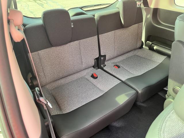 フリード ｅ：ＨＥＶエアー　ＥＸ　登録届出済未使用車　６人乗り　車検：令和１０年１１月　衝突軽減　電動パーキング　ブレーキオートホールド　両側パワースライドドア　プッシュスタート　キーフリー　ＬＥＤヘッドライト（21枚目）