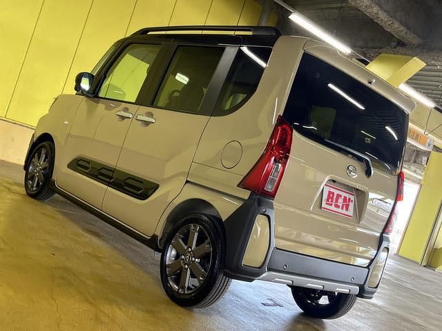 タント ファンクロスターボリミテッド　登録届出済未使用車　ターボ　車検：令和１０年９月　衝突軽減　ＬＥＤ　両側パワースライドドア　９インチＤオーディオ　フルセグＴＶ　全方位カメラ　シートヒーター　ウェルカムオープン（5枚目）