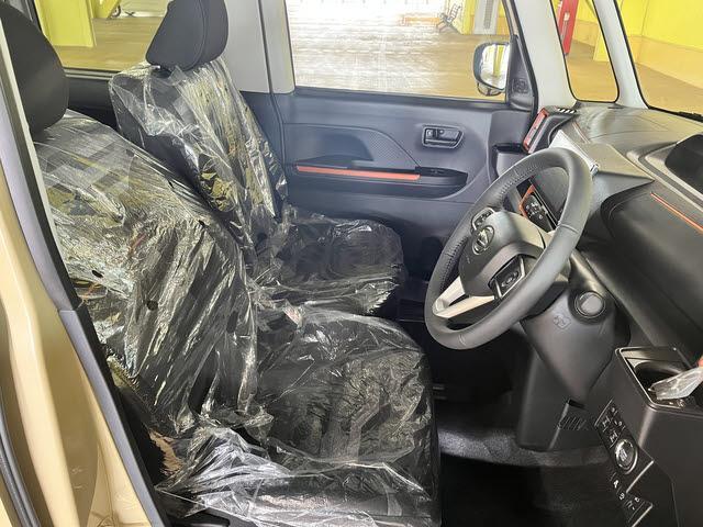 タント ファンクロスターボリミテッド　登録届出済未使用車　ターボ　車検：令和１０年９月　衝突軽減　ＬＥＤ　両側パワースライドドア　９インチＤオーディオ　フルセグＴＶ　全方位カメラ　シートヒーター　ウェルカムオープン（21枚目）