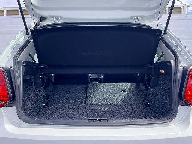 ポロ ＴＳＩコンフォートラインアップグレードパック　ポロＴＳＩコンフォートラインアップＧ　純正ナビ／フルセグＴＶ　バックモニター　プリクラッシュセーフティ　アダクティブクルーズ　ＬＥＤヘッドライト　ステアリングリモコン　オートライト　ＥＴＣ（20枚目）