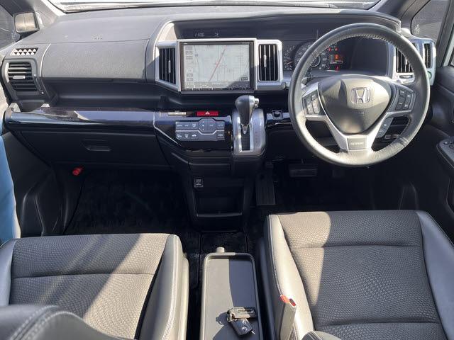 ステップワゴンスパーダ Ｚ　クールスピリット　スパーダＺクールスピリット＿９インチナビ＿フルセグＴＶ＿バックモニター＿両側パワースライドドア＿クルーズコントロール＿ハーフレザーシート＿ＨＩＤヘッドライト（3枚目）