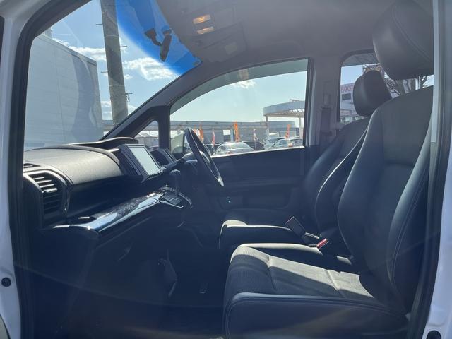 ステップワゴンスパーダ Ｚ　クールスピリット　スパーダＺクールスピリット＿９インチナビ＿フルセグＴＶ＿バックモニター＿両側パワースライドドア＿クルーズコントロール＿ハーフレザーシート＿ＨＩＤヘッドライト（14枚目）