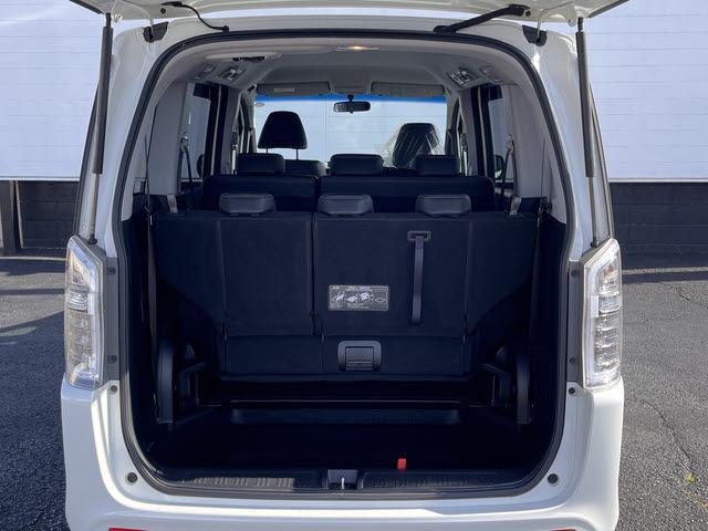 ステップワゴンスパーダ Ｚ　クールスピリット　スパーダＺクールスピリット＿９インチナビ＿フルセグＴＶ＿バックモニター＿両側パワースライドドア＿クルーズコントロール＿ハーフレザーシート＿ＨＩＤヘッドライト（18枚目）