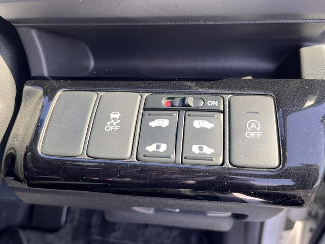 ステップワゴンスパーダ Ｚ　クールスピリット　スパーダＺクールスピリット＿９インチナビ＿フルセグＴＶ＿バックモニター＿両側パワースライドドア＿クルーズコントロール＿ハーフレザーシート＿ＨＩＤヘッドライト（21枚目）