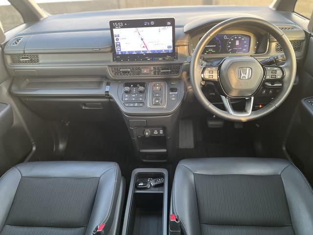 ステップワゴン e:HEVスパーダ スパーダeHEV_FDモニター_ナビ_11.4型ディスプレイオーディオナビ_クルーズコントロール_両側パワースライドドア_ハーフレザーシート_シートヒーター_後席オートエアコン_シートバックテーブル(3枚目)