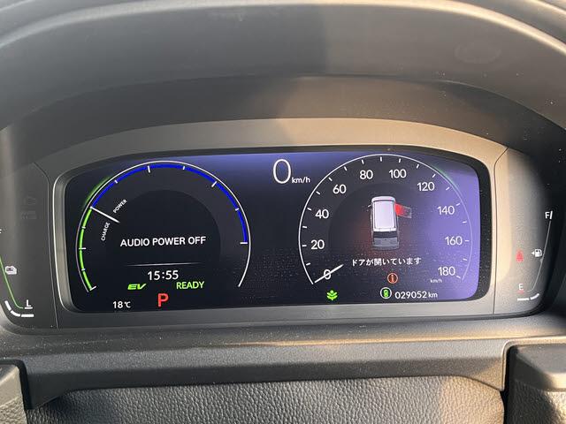 ステップワゴン e:HEVスパーダ スパーダeHEV_FDモニター_ナビ_11.4型ディスプレイオーディオナビ_クルーズコントロール_両側パワースライドドア_ハーフレザーシート_シートヒーター_後席オートエアコン_シートバックテーブル(4枚目)