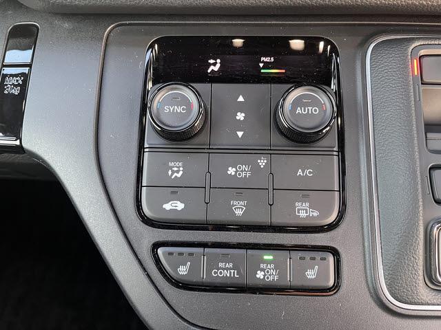 ステップワゴン e:HEVスパーダ スパーダeHEV_FDモニター_ナビ_11.4型ディスプレイオーディオナビ_クルーズコントロール_両側パワースライドドア_ハーフレザーシート_シートヒーター_後席オートエアコン_シートバックテーブル(15枚目)