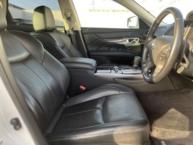 フーガ 370GT タイプS 370GTタイプS_純正ナビ_ブラックレザーシート_サンルーフ_バックカメラ_クルーズコントロール_HIDヘッドライト_ETC_ステアリングリモコン_プッシュスタート_ブラインドスポットモニター(7枚目)