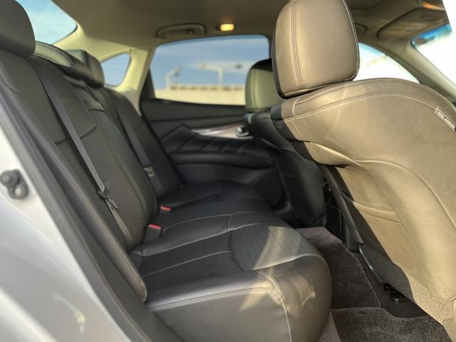 フーガ 370GT タイプS 370GTタイプS_純正ナビ_ブラックレザーシート_サンルーフ_バックカメラ_クルーズコントロール_HIDヘッドライト_ETC_ステアリングリモコン_プッシュスタート_ブラインドスポットモニター(13枚目)