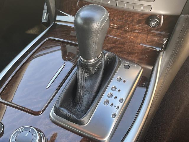 フーガ 370GT タイプS 370GTタイプS_純正ナビ_ブラックレザーシート_サンルーフ_バックカメラ_クルーズコントロール_HIDヘッドライト_ETC_ステアリングリモコン_プッシュスタート_ブラインドスポットモニター(16枚目)