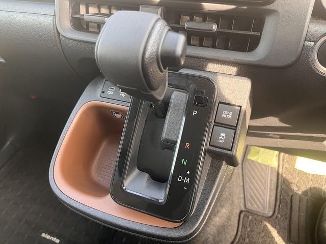 シエンタ Ｚ　Ｚ＿純正８インチＤオーディオ＿フルセグＴＶ＿Ｂｌｕｅｔｏｏｔｈ＿ＥＴＣ＿両側パワースライドドア＿レーダークルーズコントロール＿アイドリングストップ＿ＬＥＤヘッドライト＿ステアリングリモコン（16枚目）