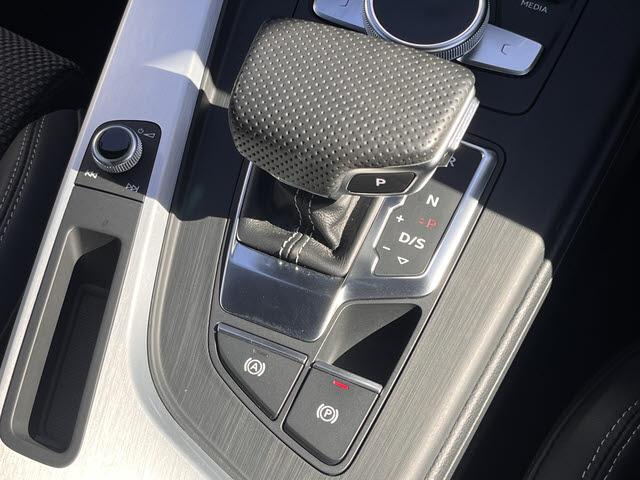 A4 2.0TFSIクワトロSラインパケ 2.0TFSIクワトロSラインパッケージ4WD アダクティブクルーズ 純正ナビ/フルセグ バックモニター プッシュスタート LEDヘッドライト ハーフレザーシート パワーシート 電子パーキング(16枚目)