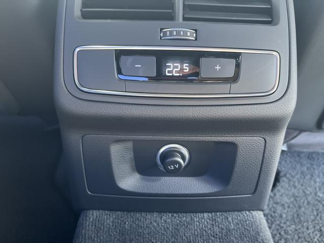 A4 2.0TFSIクワトロSラインパケ 2.0TFSIクワトロSラインパッケージ4WD アダクティブクルーズ 純正ナビ/フルセグ バックモニター プッシュスタート LEDヘッドライト ハーフレザーシート パワーシート 電子パーキング(17枚目)