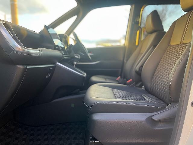 ノア ハイブリッドＳ－Ｚ　ハイブリッドＳ－Ｚ＿１０．５インチＤＡナビ／フルセグＴＶ＿ＬＥＤライト＿両側パワースライドドア＿クルーズコントロール＿前席シートヒーター＿前後ドライブレコーダー（14枚目）