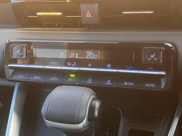 ノア ハイブリッドＳ－Ｚ　ハイブリッドＳ－Ｚ＿１０．５インチＤＡナビ／フルセグＴＶ＿ＬＥＤライト＿両側パワースライドドア＿クルーズコントロール＿前席シートヒーター＿前後ドライブレコーダー（17枚目）