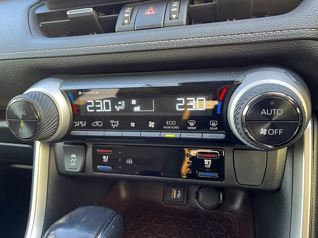 RAV4 G G_TRDエアロ_レザーシート_純正ナビ/フルセグ_パノラミックビューモニター_ブラインドスポットモニター_パワーバックドア_ステアリングヒーター_黒レザーシート_TRDエアロ_前席シートヒーター(17枚目)