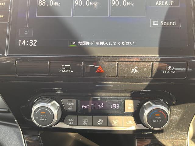 セレナ e-パワー ハイウェイスターV eパワーハイウェイスターV_プロパイロット_純正ナビ/フルセグTV_アラウンドV_後席モニター_両側パワースライドドア_スマートルームミラー_LEDヘッドライト_ドライブレコーダー_ETC(17枚目)