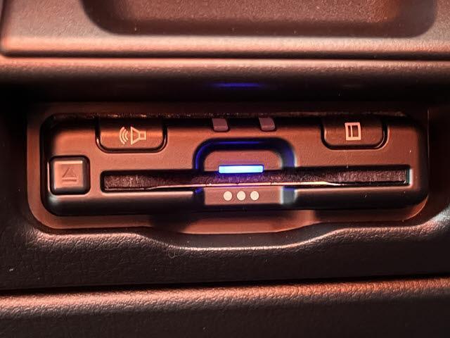 ＣＸ－６０ ＸＤ－ハイブリッド　エクスクルーシブスポーツ　ＸＤハイブリッドエクスクルーシブスポーツ＿純正ナビ／フルセグ＿全方位モニター＿電動リアゲート＿ＬＥＤヘッドライト＿レザーシート＿パワーシート＿デュアルエアコン＿ベンチレーション＿衝突軽減装置（18枚目）