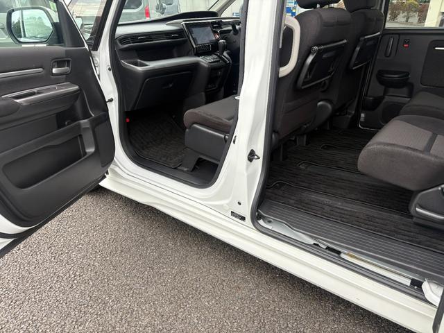 ステップワゴンスパーダ スパーダホンダセンシング ホンダセンシング純正ナビBカメラETC付き 両側電動スライドドア アルミホイール オートクルーズコントロール ターボ アイドリングストップ 衝突防止システム LEDヘッドランプ スマートキー エアコン(68枚目)