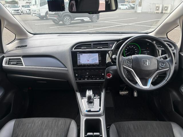 シャトル ハイブリッドXホンダセンシング ワンオーナーホンダセンシングビ純正ナビBカメラ(3枚目)