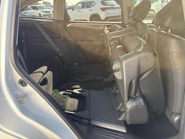 ジェイド ハイブリッドX 純正ナビBカメラETC付き(64枚目)