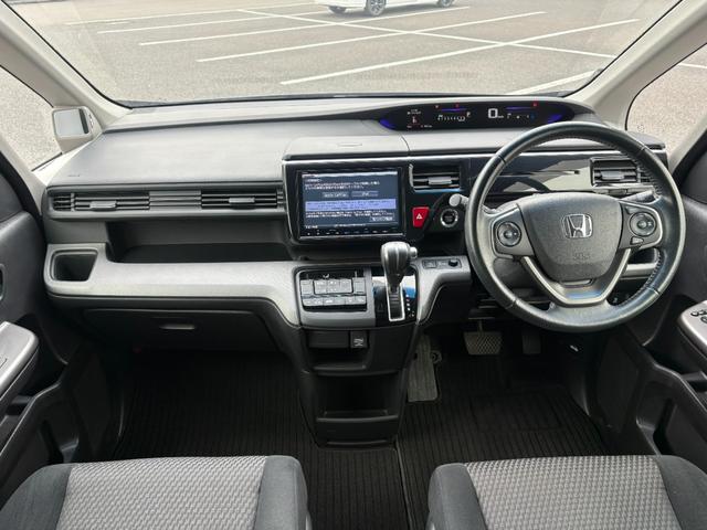 ☆見やすく分かりやすいメーター周り☆ひと目で瞬時におクルマの状態を確認できます☆