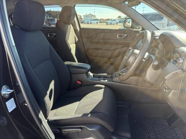 ヴェゼル ｅ：ＨＥＶＸ　１オーナー・センシング純正ナビＢカメラＥＴＣ　アルミホイール　フルセグ　オートクルーズコントロール　アイドリングストップ　衝突防止システム　ＬＥＤヘッドランプ　ドライブレコーダー　スマートキー　記録簿（19枚目）