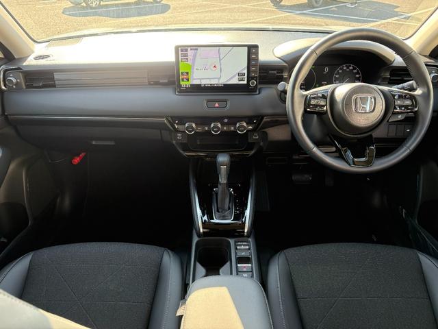 ヴェゼル e:HEVZ 1オーナー・センシング純正ナビBカメラ アルミホイール フルセグ 電動リアゲート シートヒーター オートクルーズコントロール DVD再生 アイドリングストップ 衝突防止システム 盗難防止システム(3枚目)