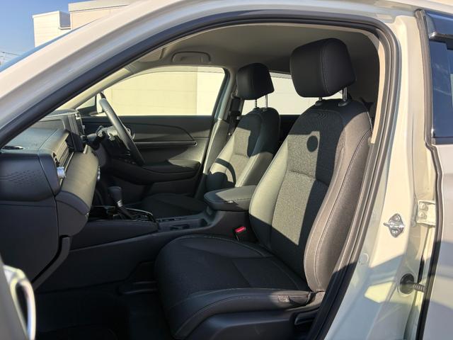 ヴェゼル e:HEVZ 1オーナー・センシング純正ナビBカメラ アルミホイール フルセグ 電動リアゲート シートヒーター オートクルーズコントロール DVD再生 アイドリングストップ 衝突防止システム 盗難防止システム(16枚目)