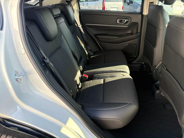 ヴェゼル e:HEVZ 1オーナー・センシング純正ナビBカメラ アルミホイール フルセグ 電動リアゲート シートヒーター オートクルーズコントロール DVD再生 アイドリングストップ 衝突防止システム 盗難防止システム(18枚目)