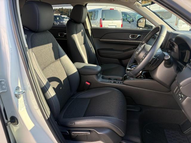 ヴェゼル e:HEVZ 1オーナー・センシング純正ナビBカメラ アルミホイール フルセグ 電動リアゲート シートヒーター オートクルーズコントロール DVD再生 アイドリングストップ 衝突防止システム 盗難防止システム(19枚目)