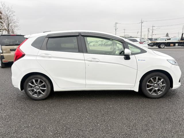 フィットハイブリッド Ｆコンフォートエディション　ホンダセンシング純正ナビＢカメラＥＴＣ（9枚目）