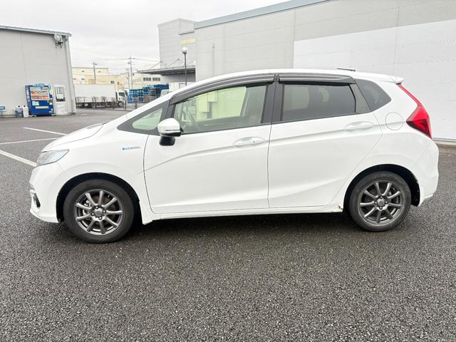 フィットハイブリッド Ｆコンフォートエディション　ホンダセンシング純正ナビＢカメラＥＴＣ（13枚目）