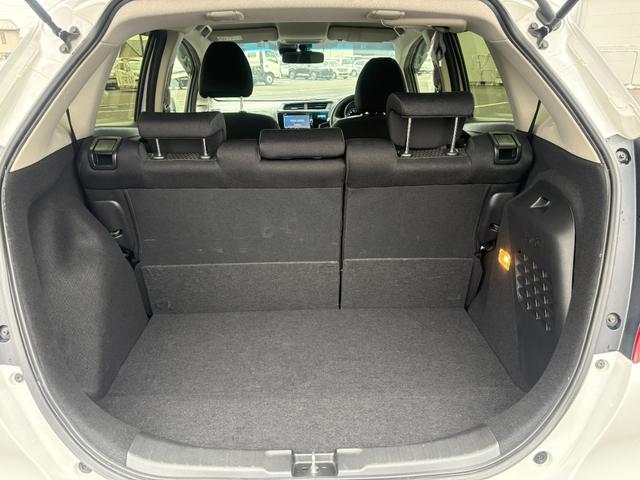 フィットハイブリッド Ｆコンフォートエディション　ホンダセンシング純正ナビＢカメラＥＴＣ（14枚目）