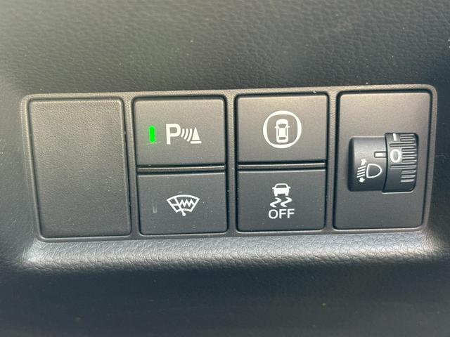 フィット ｅ：ＨＥＶホーム　１オーナー・センシング純正ナビＢカメラ（28枚目）