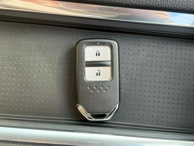 フィット ｅ：ＨＥＶホーム　１オーナー・センシング純正ナビＢカメラ（30枚目）