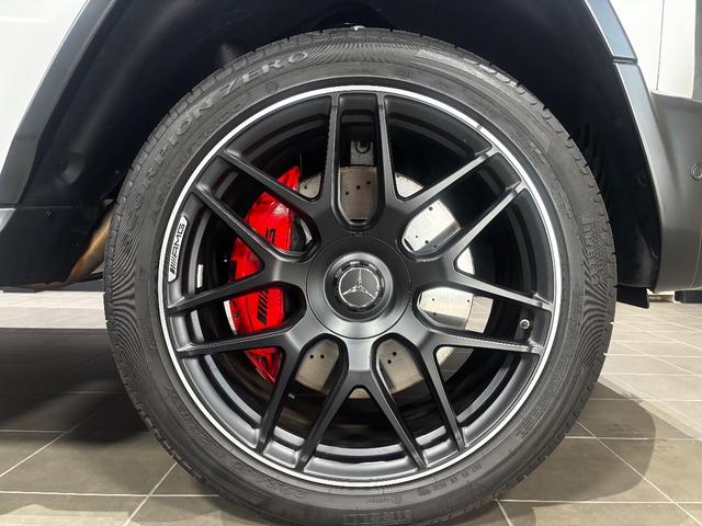 Gクラス G63 マグノヒーローエディション 75台限定 AMGナイトパッケージ・マグノ Gmanufakturプログラムプラス AMGナイトPKGII マグノナイトブラックアクセント マッドブラック22インチAW AMGカーボンファイバーインテ(9枚目)