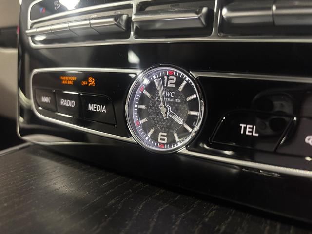 Gクラス G63 マグノヒーローエディション 75台限定 AMGナイトパッケージ・マグノ Gmanufakturプログラムプラス AMGナイトPKGII マグノナイトブラックアクセント マッドブラック22インチAW AMGカーボンファイバーインテ(24枚目)