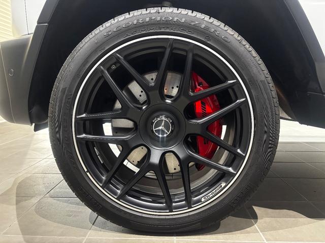 Gクラス G63 マグノヒーローエディション 75台限定 AMGナイトパッケージ・マグノ Gmanufakturプログラムプラス AMGナイトPKGII マグノナイトブラックアクセント マッドブラック22インチAW AMGカーボンファイバーインテ(35枚目)
