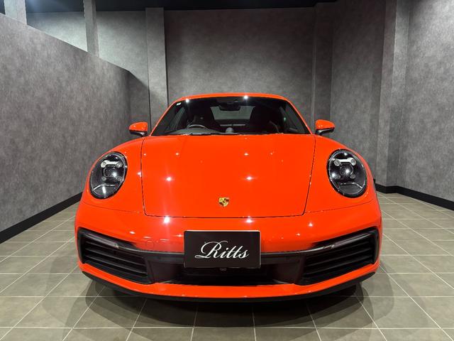 911 911カレラ レザーインテリアブラック インテリアトリムPKG装飾コントラストカラーステッチ 20/21インチCarreraSホイール ハイグロスブラック塗装仕上げ スホーツエグゾーストシステムブラックカラー(2枚目)