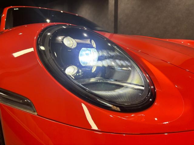 911 911カレラ レザーインテリアブラック インテリアトリムPKG装飾コントラストカラーステッチ 20/21インチCarreraSホイール ハイグロスブラック塗装仕上げ スホーツエグゾーストシステムブラックカラー(22枚目)