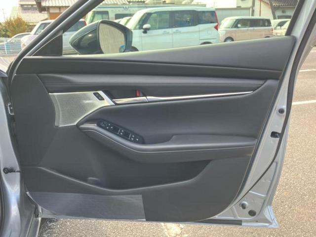 MAZDA3セダン 20S Lパッケージ 新品タイヤ/BOSE/保証書/ディスプレイオーディオ/衝突安全装置/シートヒーター/360°ビューモニター/車線逸脱防止支援システム/シート 合皮/ドライブレコーダー 純正/ヘッドランプ LED(22枚目)