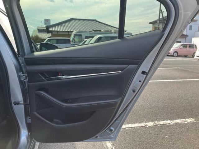 MAZDA3セダン 20S Lパッケージ 新品タイヤ/BOSE/保証書/ディスプレイオーディオ/衝突安全装置/シートヒーター/360°ビューモニター/車線逸脱防止支援システム/シート 合皮/ドライブレコーダー 純正/ヘッドランプ LED(24枚目)