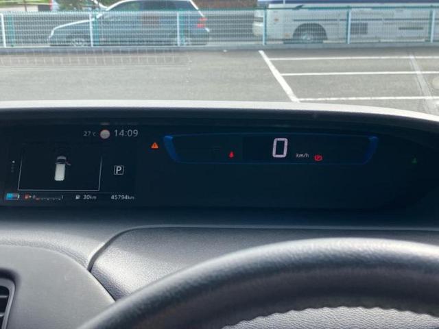 セレナ eパワーハイウェイスターV 純正 9インチ SDナビ/フリップダウンモニター 純正 12.1インチ/インテリジェントルームミラー/衝突安全装置/両側電動スライドドア/シートヒーター 前席/車線逸脱防止支援システム 後席モニター(15枚目)