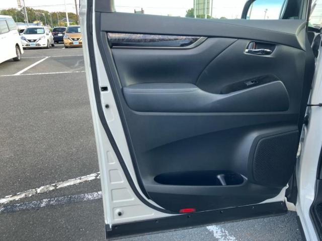 アルファード Sタイプゴールド2 新品タイヤ/ツインムーンルーフ/保証書/ディスプレイオーディオ+ナビ9インチ/フリップダウンモニター 純正 12.1インチ/トヨタセーフティセンス/両側電動スライドドア サンルーフ バックカメラ(22枚目)