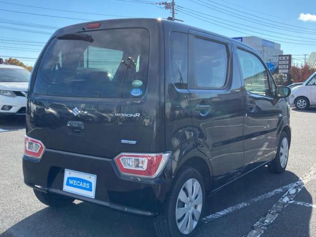 ワゴンＲ ハイブリッドＦＸ　シートヒーター　運転席／ＥＢＤ付ＡＢＳ／横滑り防止装置／アイドリングストップ／エアバッグ　運転席／エアバッグ　助手席／パワーウインドウ／キーレスエントリー／オートエアコン／パワーステアリング（3枚目）