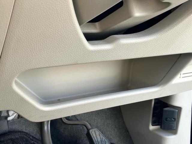 ワゴンＲ ハイブリッドＦＸ　シートヒーター　運転席／ＥＢＤ付ＡＢＳ／横滑り防止装置／アイドリングストップ／エアバッグ　運転席／エアバッグ　助手席／パワーウインドウ／キーレスエントリー／オートエアコン／パワーステアリング（32枚目）