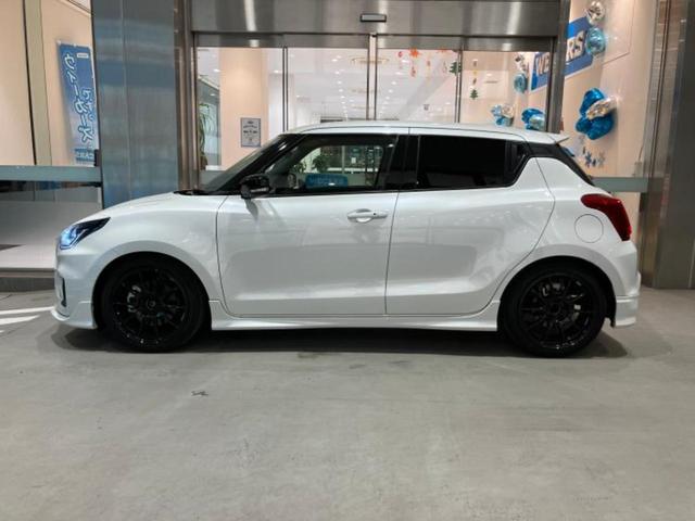 スイフトスポーツ スポーツ　社外エアロ／保証書／社外　８インチ　ＳＤナビ／衝突安全装置／シートヒーター／車線逸脱防止支援システム／パーキングアシスト　バックガイド／ドライブレコーダー　前後／ヘッドランプ　ＬＥＤ　バックカメラ（2枚目）