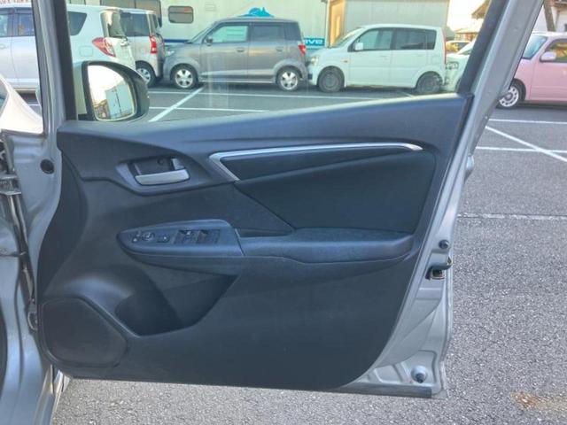 フィット １３Ｇ・Ｌパッケージ　新品タイヤ／保証書／純正　ＳＤナビ／パーキングアシスト　バックガイド／ヘッドランプ　ＬＥＤ／ＵＳＢジャック／ＥＴＣ／ＥＢＤ付ＡＢＳ／横滑り防止装置／アイドリングストップ／バックモニター　バックカメラ（22枚目）